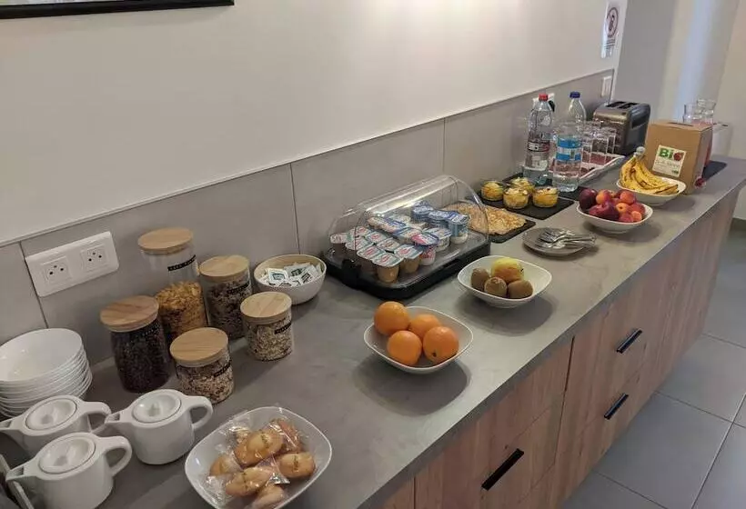 Hotelli Hôtel Océan Dinan