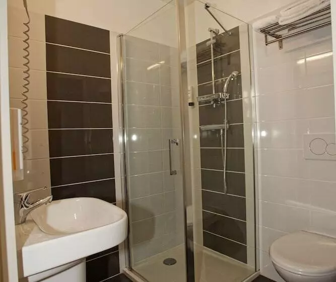 Hotelli Hôtel Océan Dinan