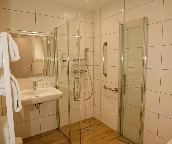 Hotelli Hôtel Océan Dinan