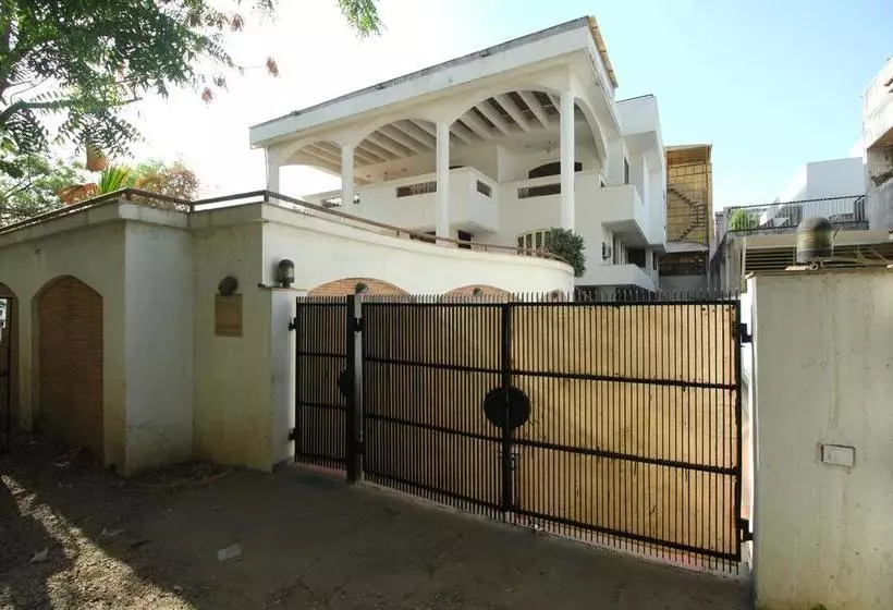 ホテル Oyo 8949 Atman Bungalows