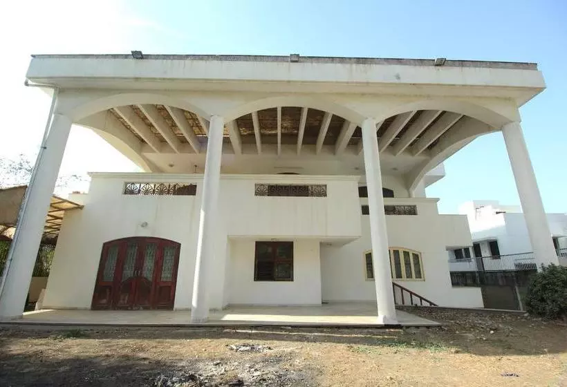 ホテル Oyo 8949 Atman Bungalows