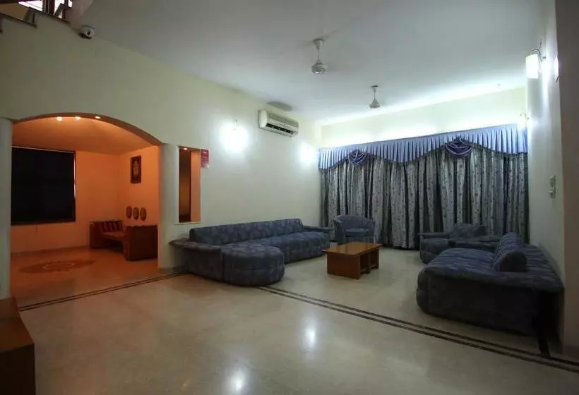 ホテル Oyo 8949 Atman Bungalows