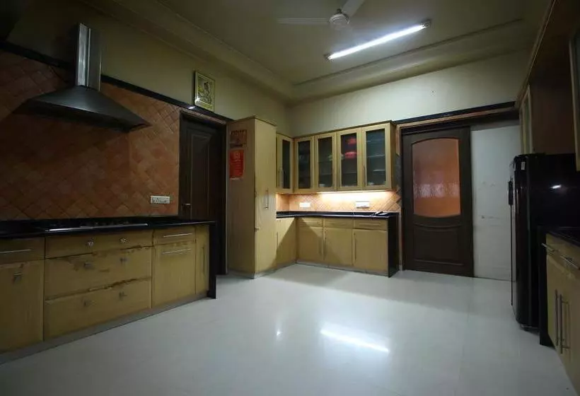ホテル Oyo 8949 Atman Bungalows