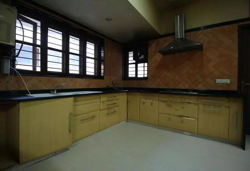 ホテル Oyo 8949 Atman Bungalows