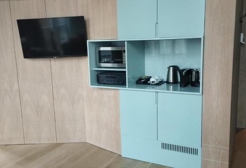 هتل Redstone Apartments