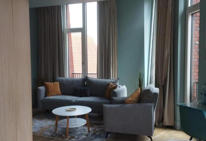 هتل Redstone Apartments