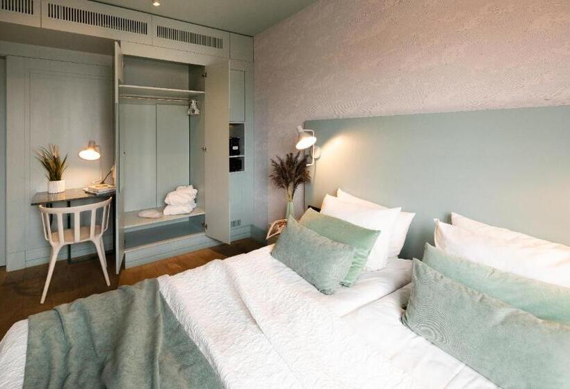 هتل Redstone Apartments