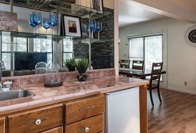 Inside Yosemite Mountain Beauty