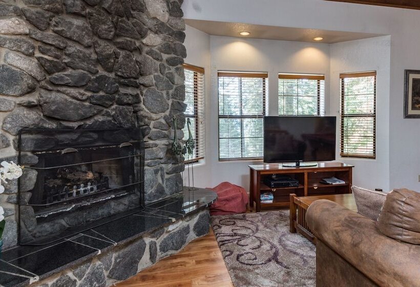 Inside Yosemite Mountain Beauty