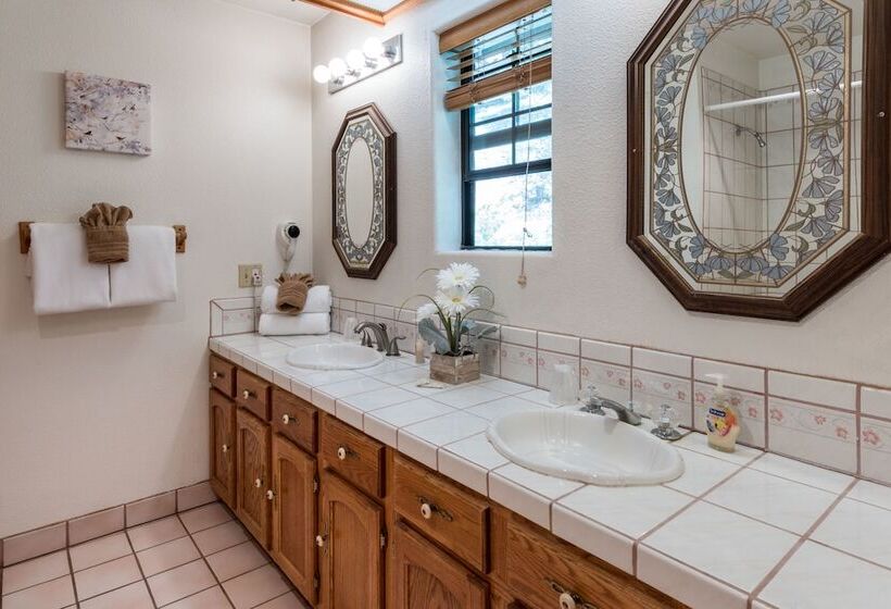 Inside Yosemite Mountain Beauty