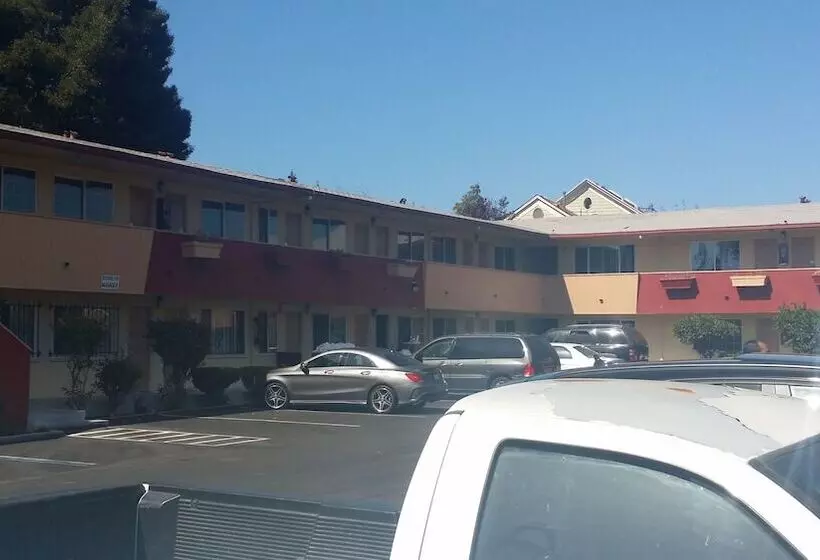 Motelli Travel Inn