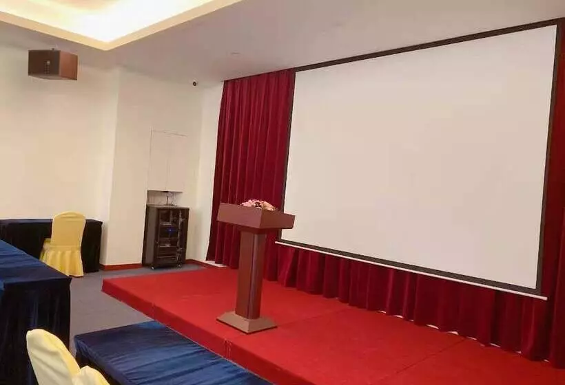 هاستل Hong Li Lai