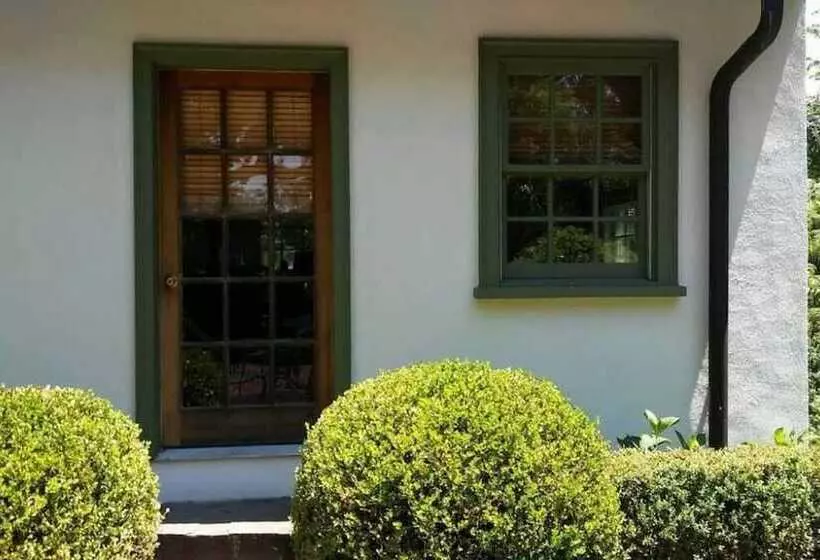 Aamiaismajoitus (B&B) The Buck School Inn