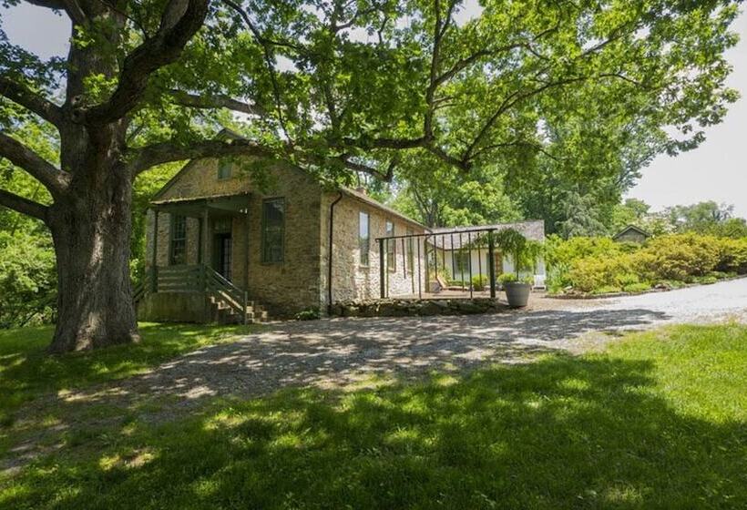 Bed and Breakfast The Buck School Inn