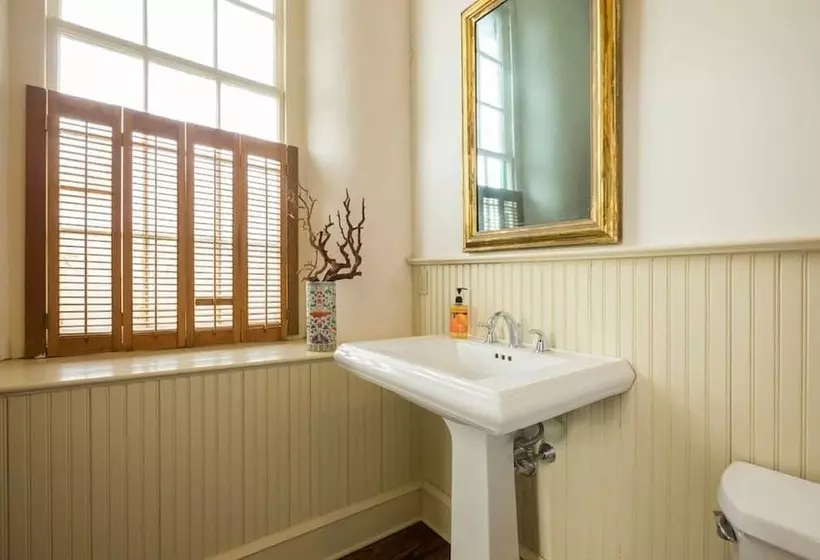 Aamiaismajoitus (B&B) The Buck School Inn