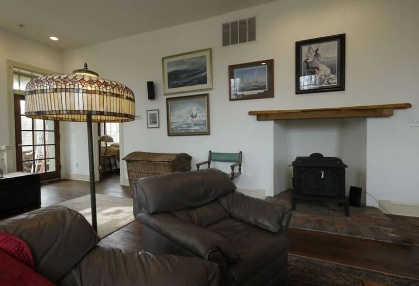 Bed and Breakfast The Buck School Inn