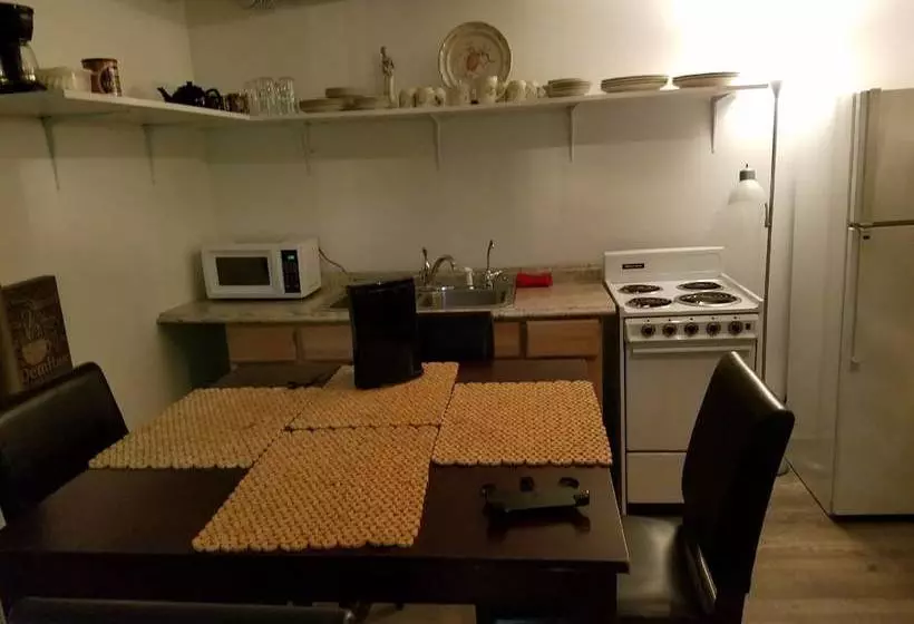簡易ホテル Nel's Place