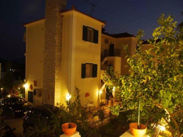 Отель Amfitrion