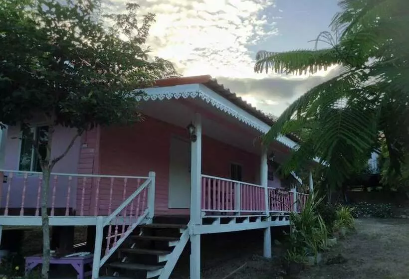 هتل Baanrai Areeya