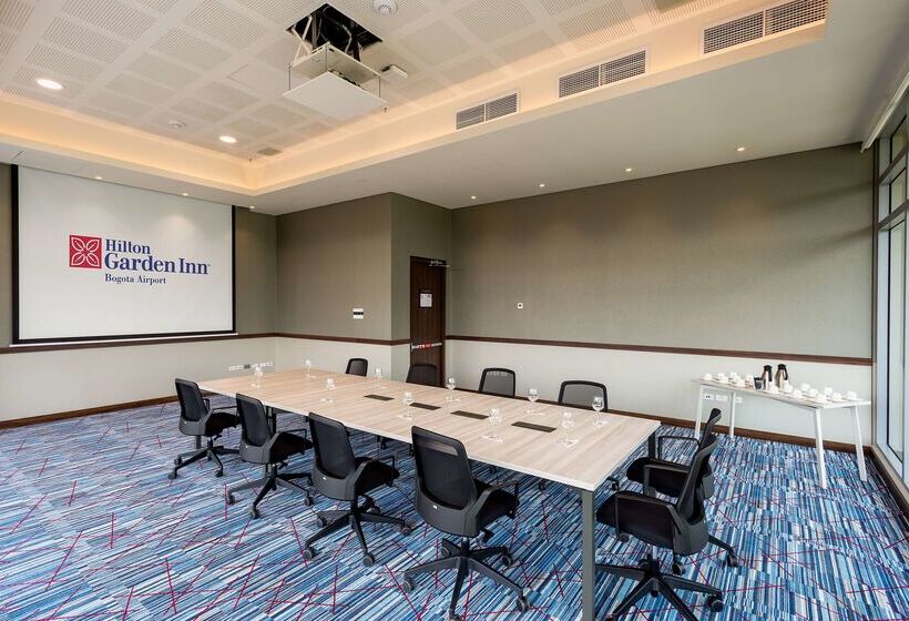 בית מלון כפרי Hilton Garden Inn Bogota Airport