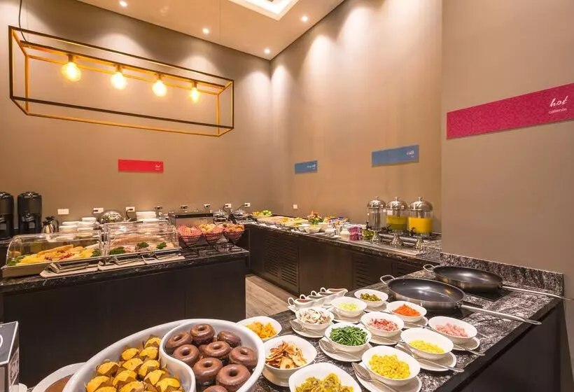 هتل Hilton Garden Inn Bogota Airport