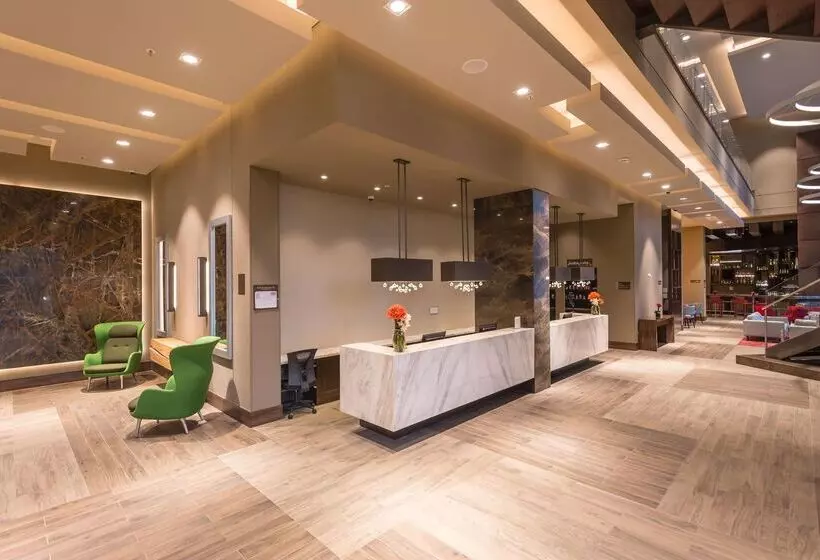 هتل Hilton Garden Inn Bogota Airport