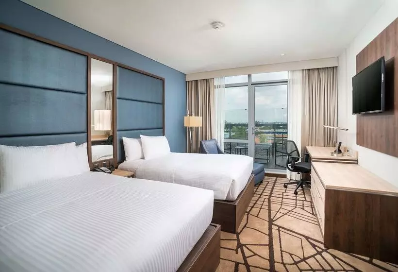 هتل Hilton Garden Inn Bogota Airport