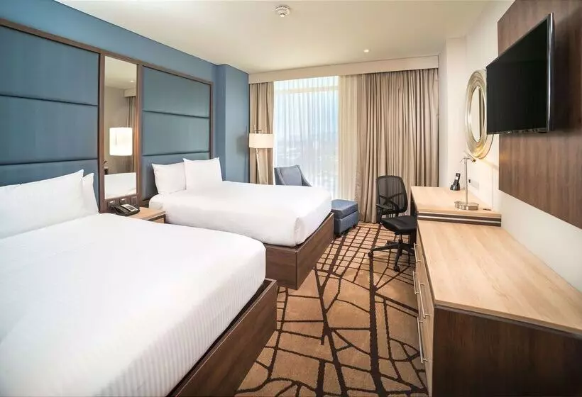 هتل Hilton Garden Inn Bogota Airport