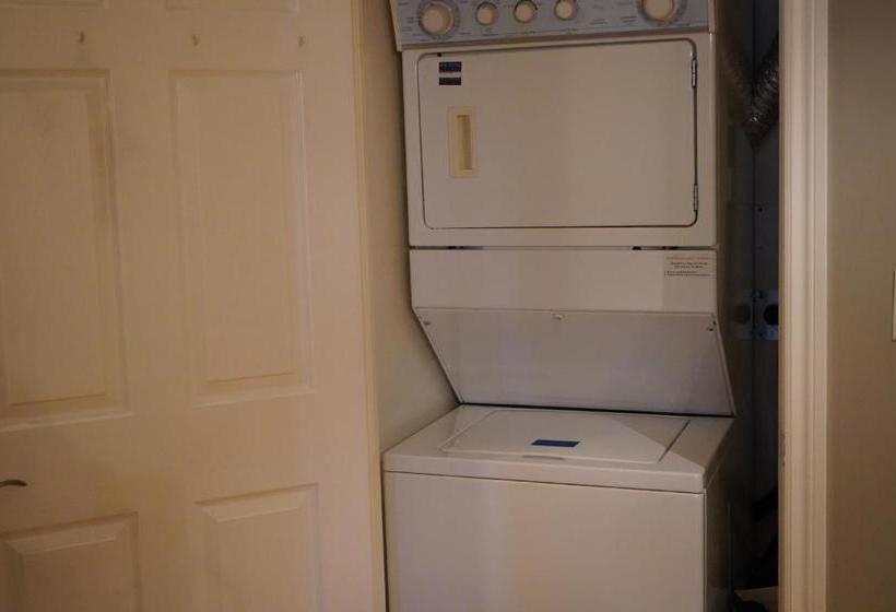 فندق Living Suites - Toronto