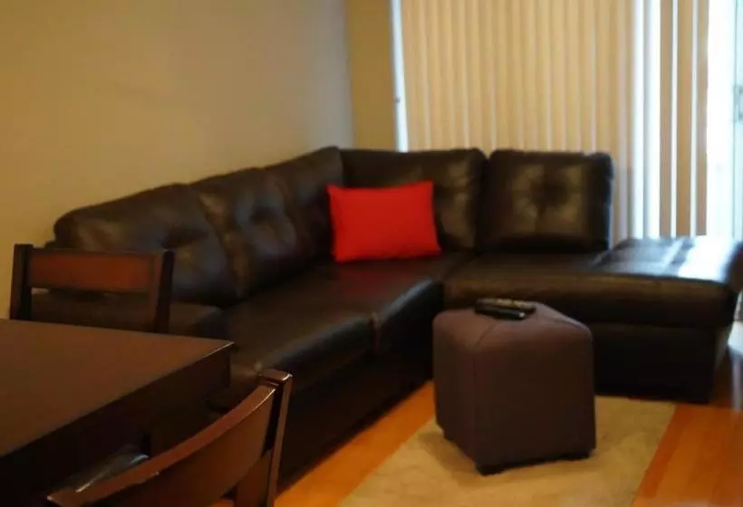 هتل Living Suites - Toronto