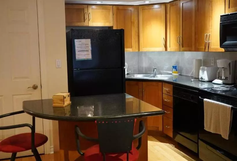 هتل Living Suites - Toronto