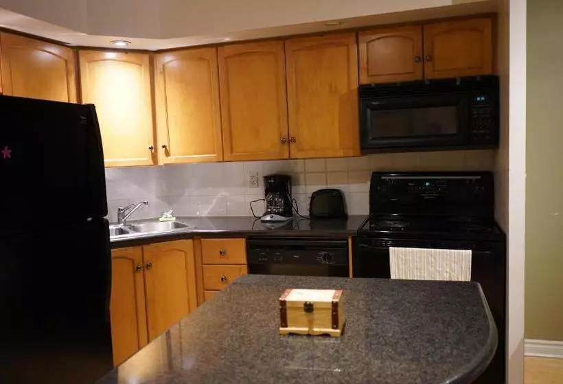 هتل Living Suites - Toronto