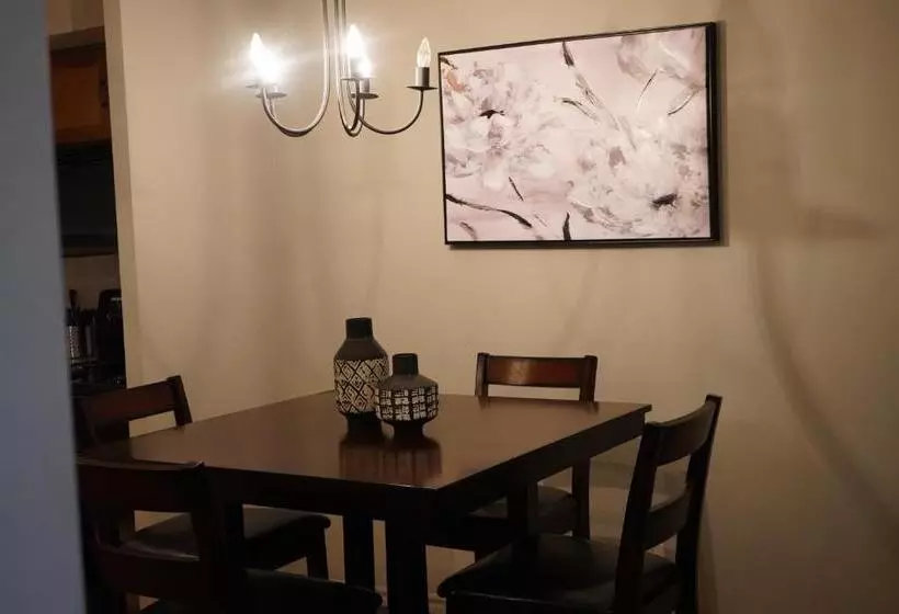 هتل Living Suites - Toronto