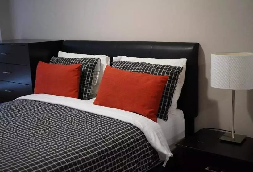 هتل Living Suites - Toronto