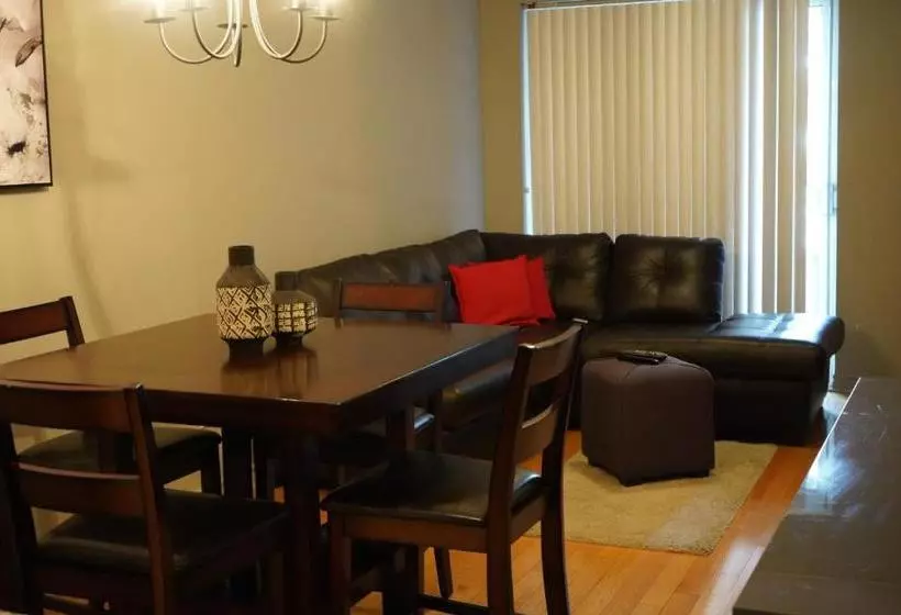 هتل Living Suites - Toronto