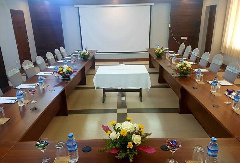 هتل Nyaung Shwe City