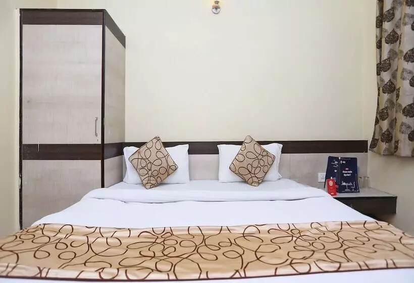 ホテル Oyo 4009 Hkj Palace