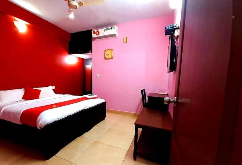 בית מלון כפרי Lloyd S Inn