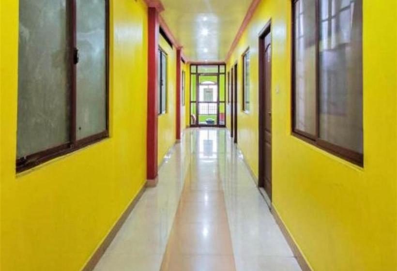 בית מלון כפרי Lloyd S Inn