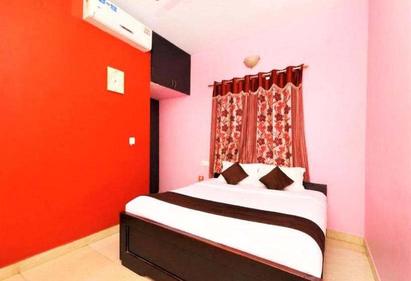 בית מלון כפרי Lloyd S Inn