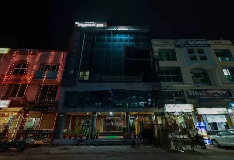 Hotel Pleasure Inn