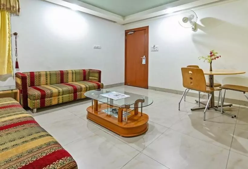 Hotel Pleasure Inn