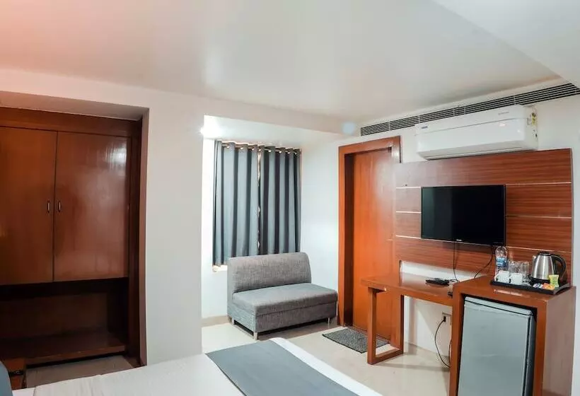 Hotel Pleasure Inn