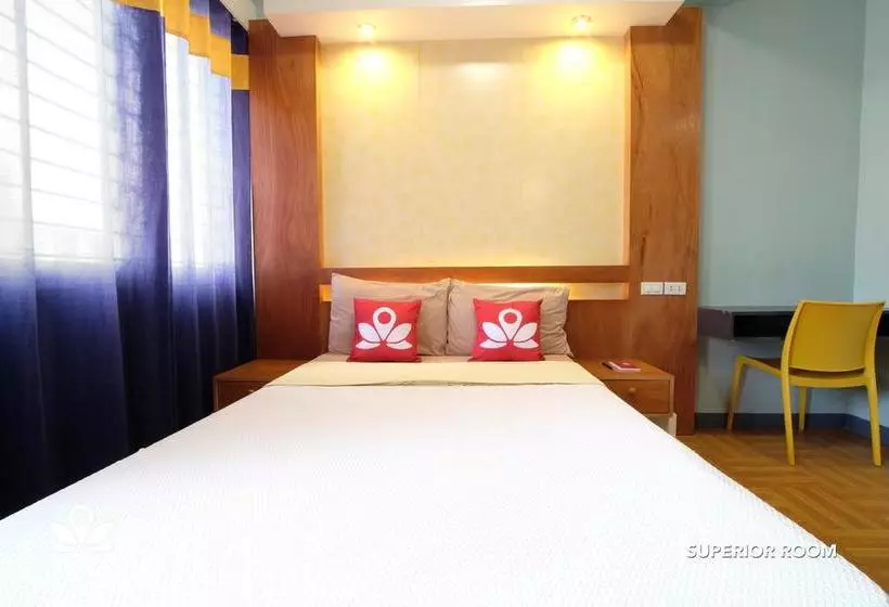 ホテル Zen Rooms Basic Quirino Station