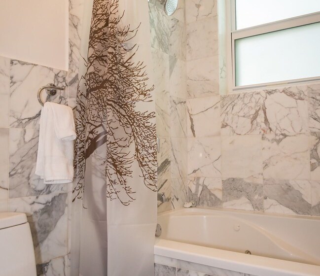 La Costa Suites By Royal Stays