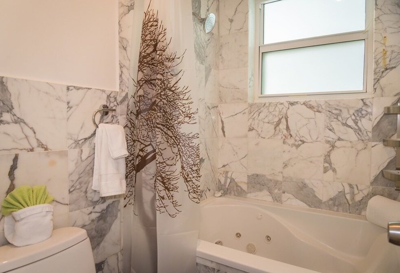 La Costa Suites By Royal Stays