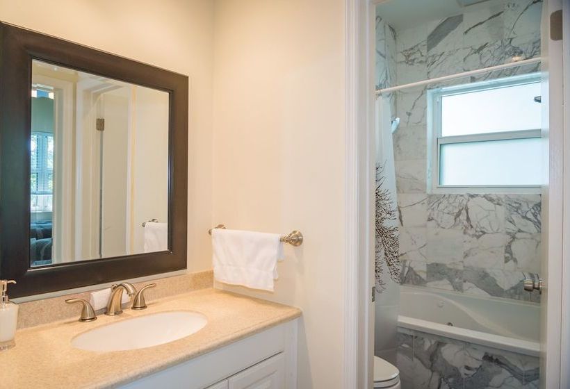 La Costa Suites By Royal Stays