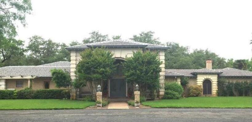 Live Oaks Bed And Breakfast