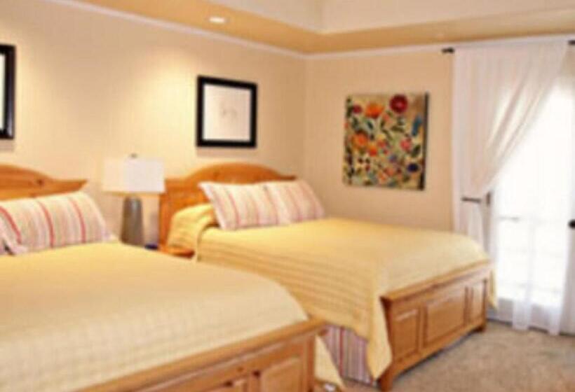 Live Oaks Bed And Breakfast