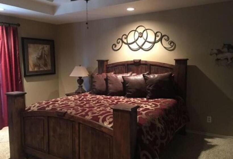 Live Oaks Bed And Breakfast